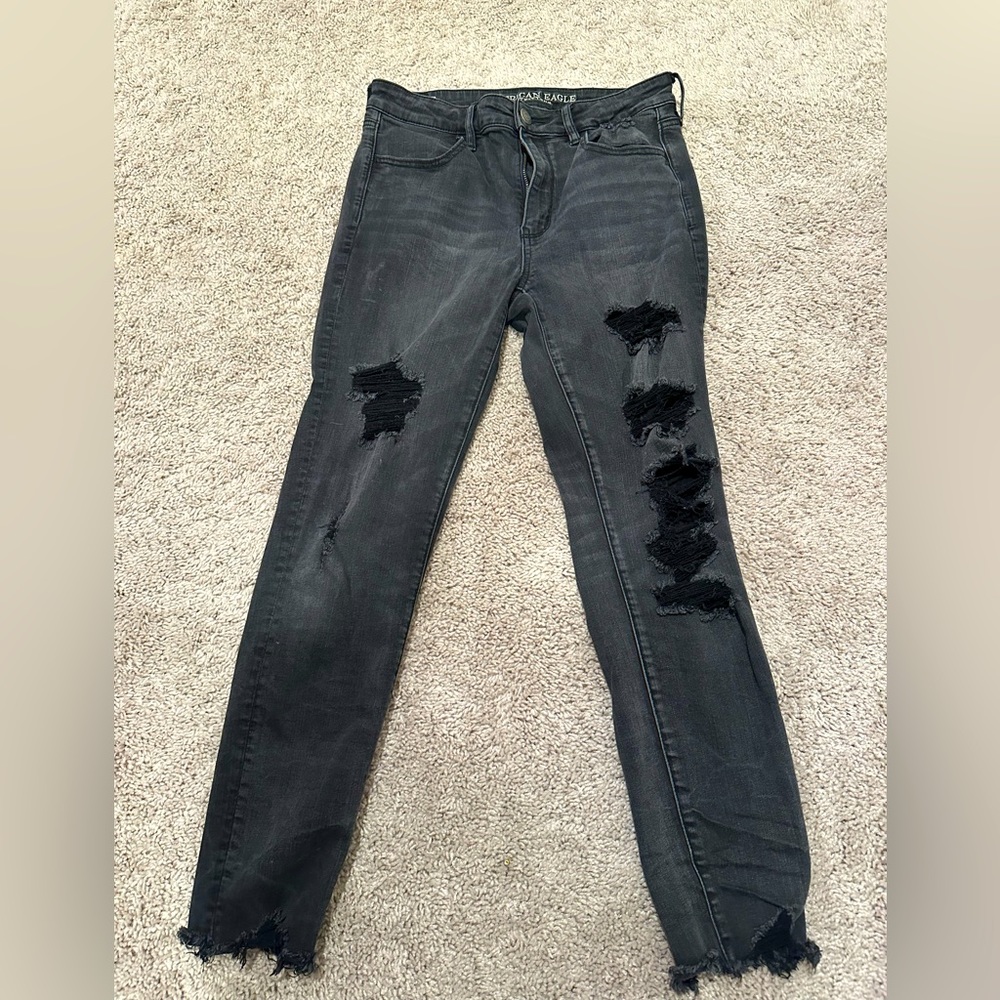 Distressed skinny jeans